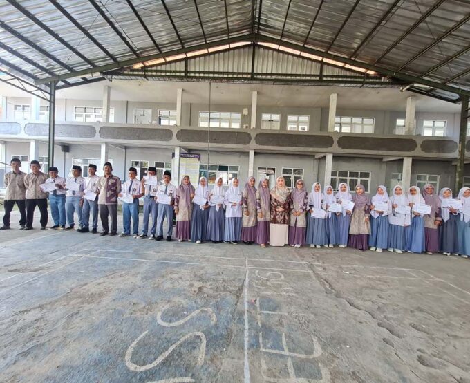 Giat Pembagian Rapor dan Penghargaan Peserta Didik Berprestasi SMK PLUS AN NUUR