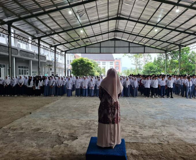 Giat Hari Pertama Sekolah dan Penyematan Pembukaan MPLS Tahun Ajaran 2025/2026